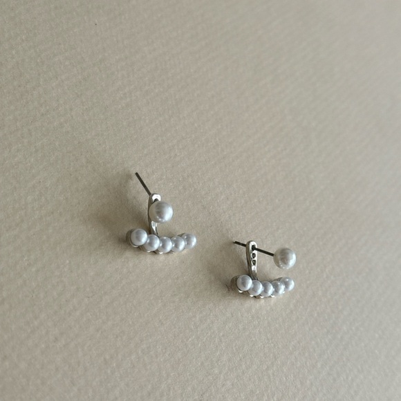 Pearl Stud Earrings M1539 - Picture 3 of 3